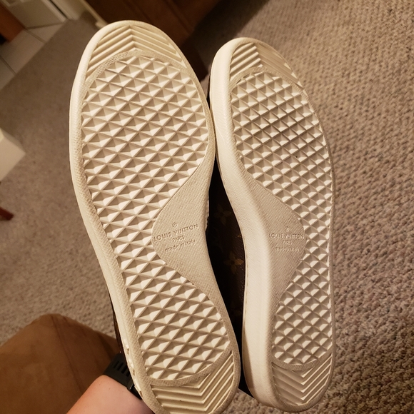 Louis Vuitton Sneakers - Picture 9 of 11
